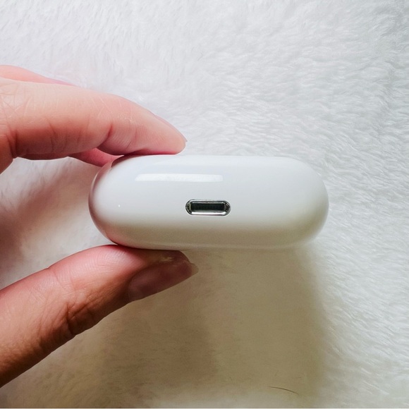 Wireless Earbuds with Lightning Charging Case No Box - Picture 8 of 11